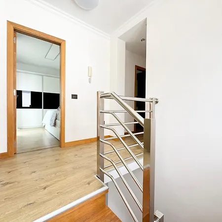 Con Vista Al Mar Y Piscina Privada 아데제