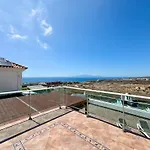 Con Vista Al Mar Y Piscina Privada