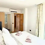 Con Vista Al Mar Y Piscina Privada Vila *
