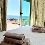 Con Vista Al Mar Y Piscina Privada Vila *