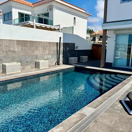 Con Vista Al Mar Y Piscina Privada Вілла Адехе