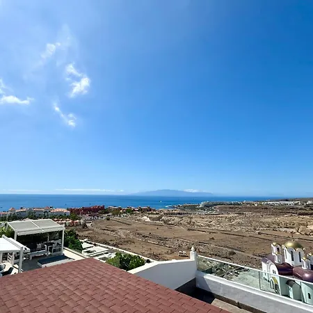 Con Vista Al Mar Y Piscina Privada