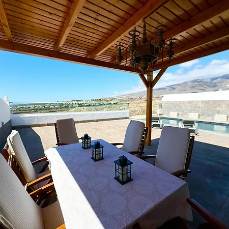 Villa Con Vista Al Mar Y Piscina Privada