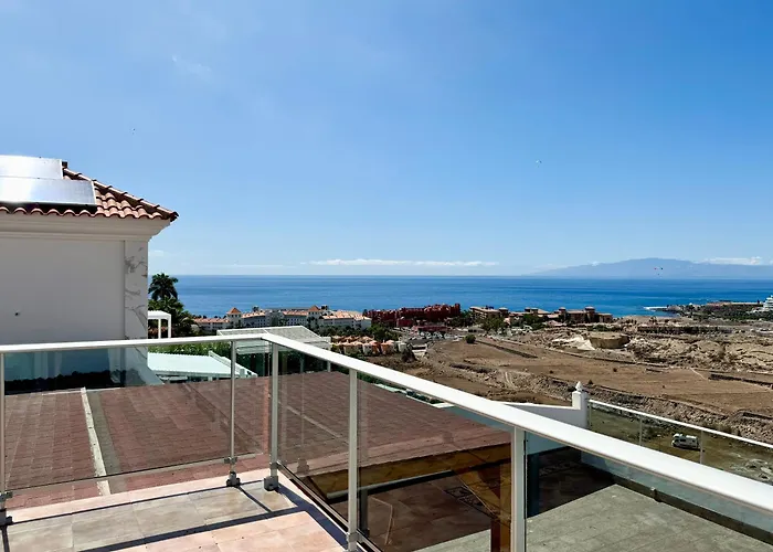 Con Vista Al Mar Y Piscina Privada Villa *