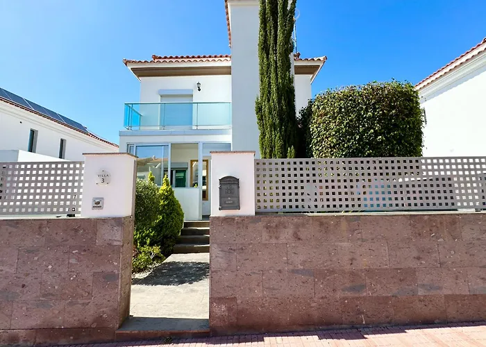 Villa Con Vista Al Mar Y Piscina Privada
